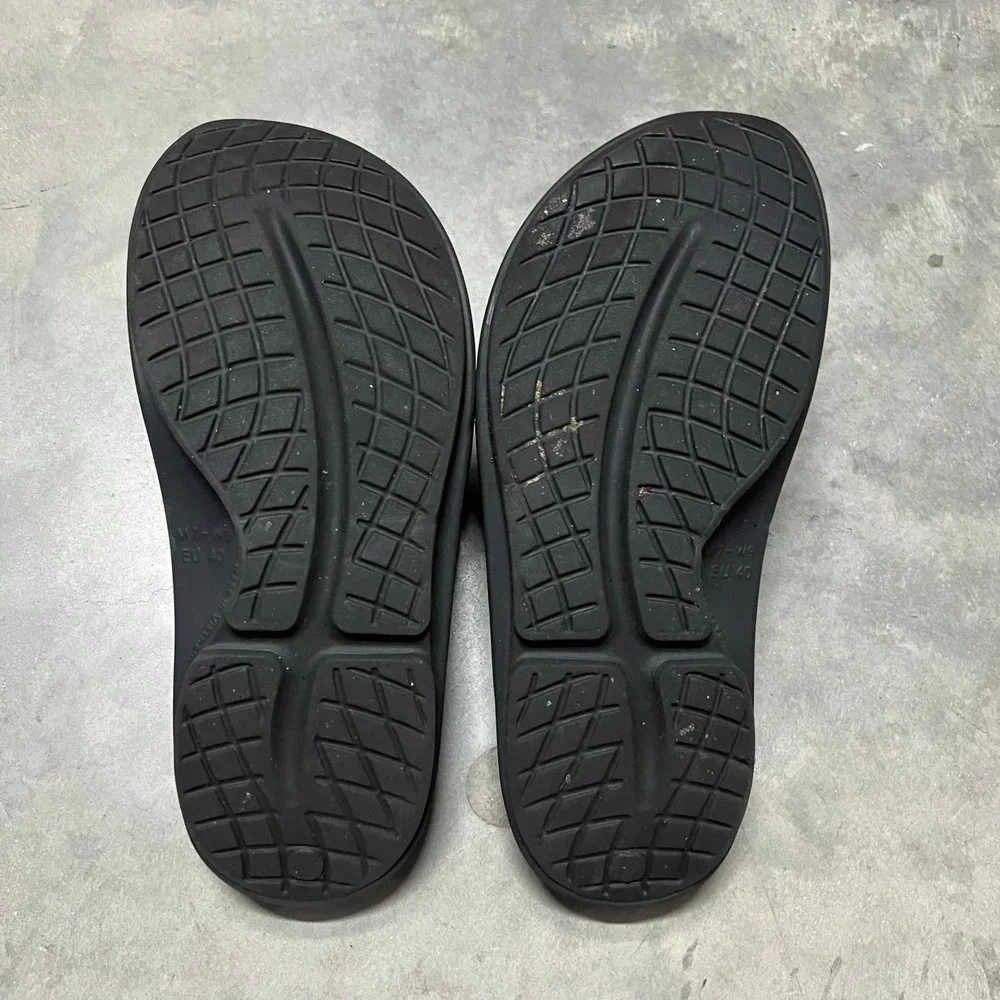 Oofos OOahh Slide Sandals Black Recovery Footwear M7 W9 EU 40